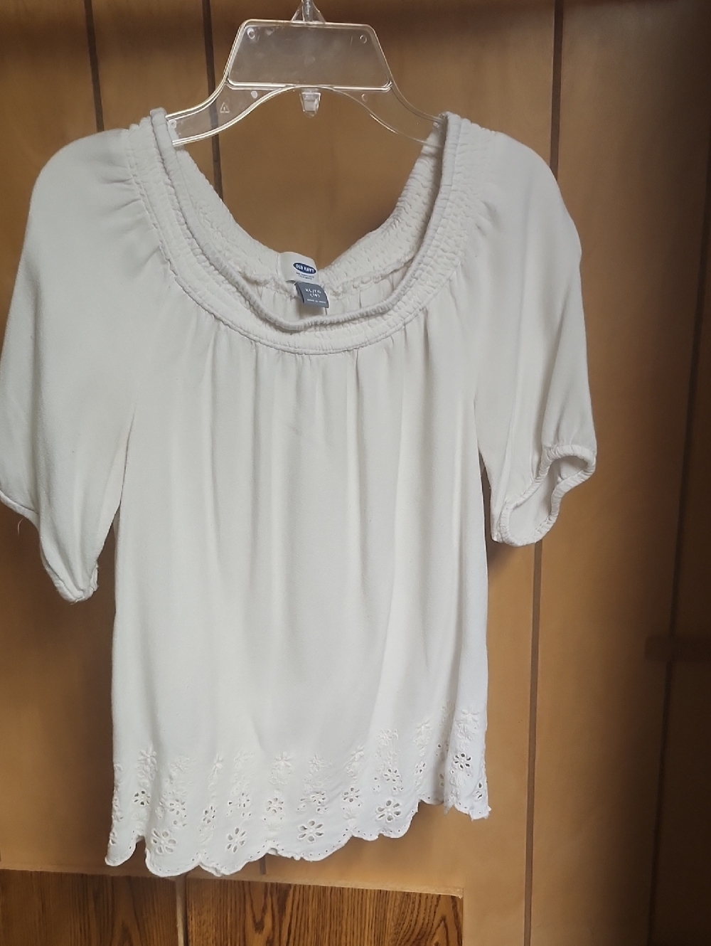 Old Navy Cream Scoop-Neck Short Sleeve Blouse with Eyelet Hem